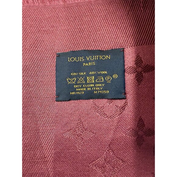 Louis Vuitton Monogram Shine Shawl In Fuchsia Silk & Wool Blend - Picture 4 of 6